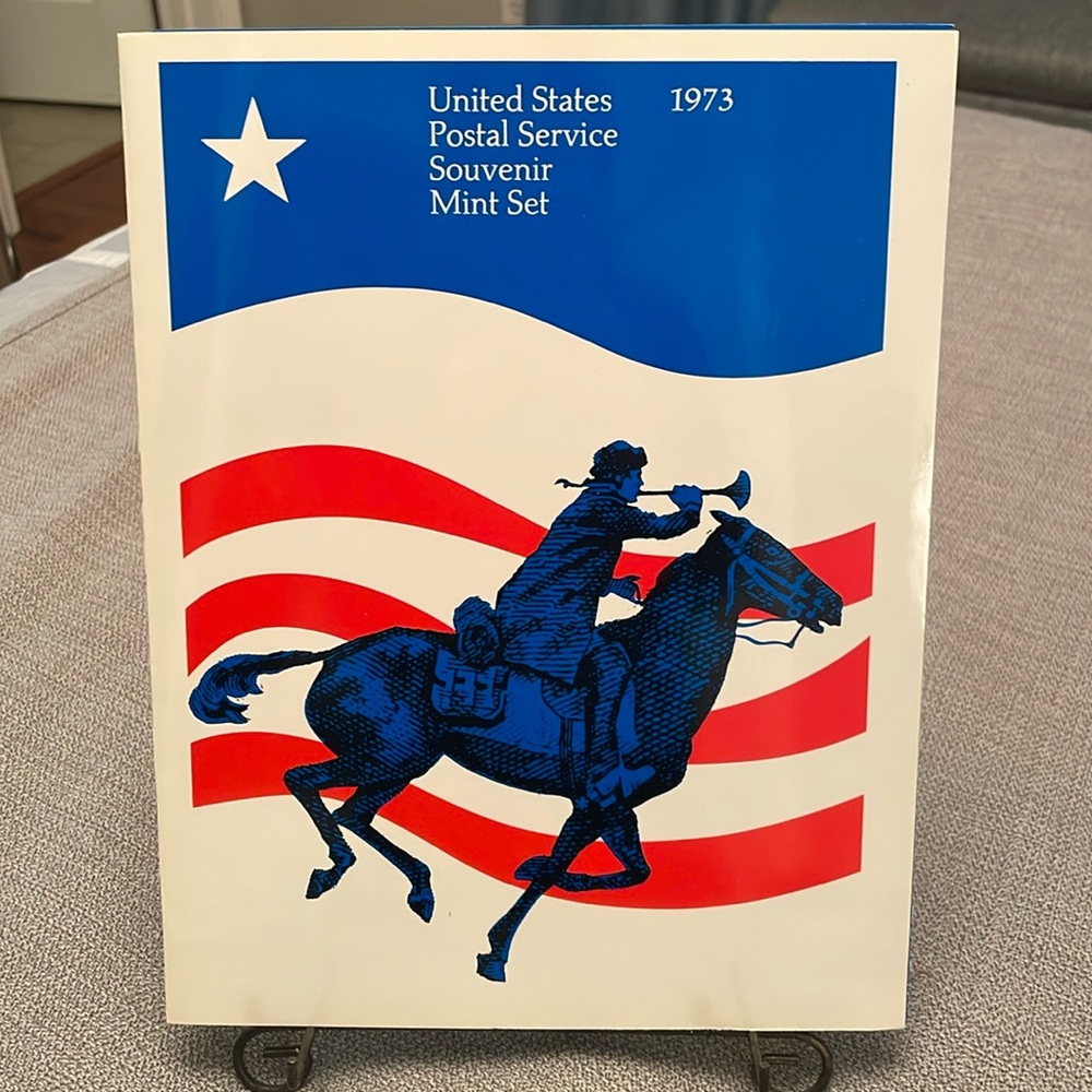 USPS Souvenir Mint Set 1973 Commemorative Postage Stamp Album 33 Stamps Total